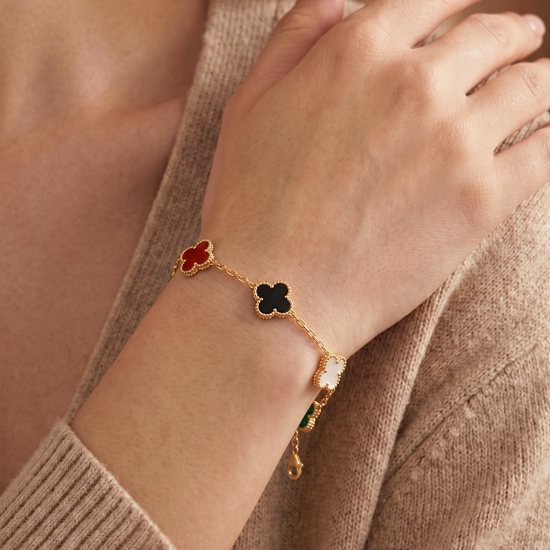 Clove Colour Chain Bracelet