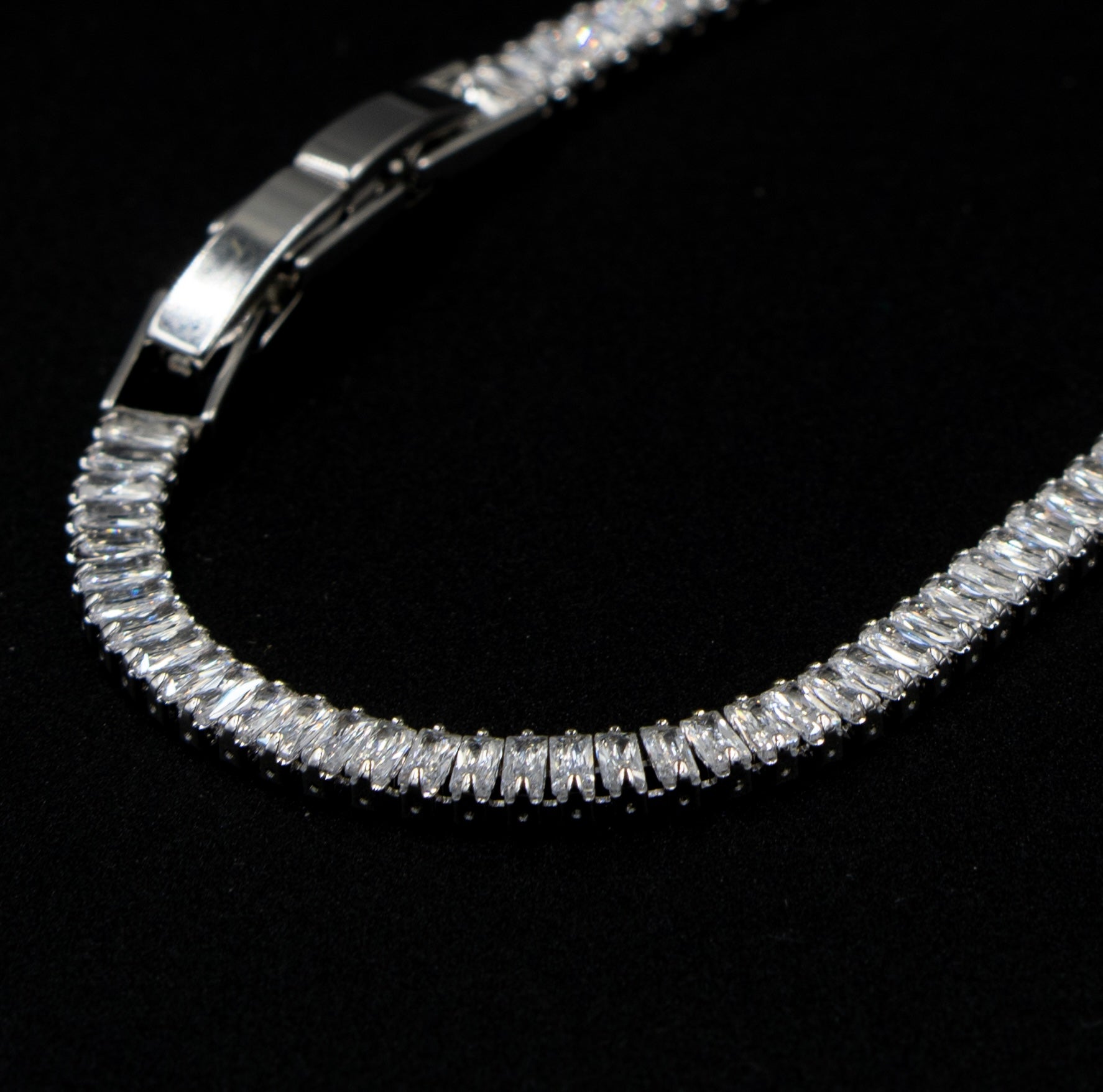 Essential White Chain Bracelet