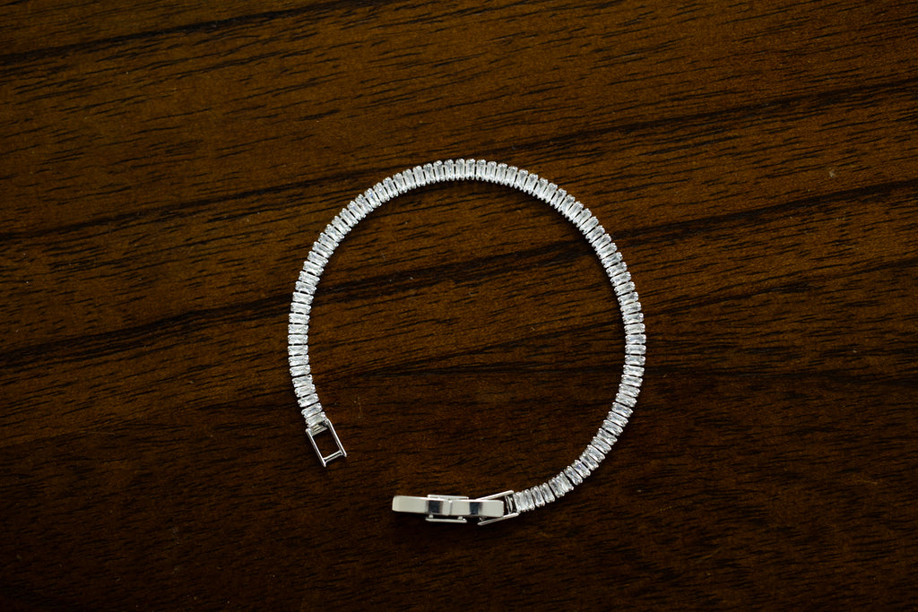 Essential White Chain Bracelet