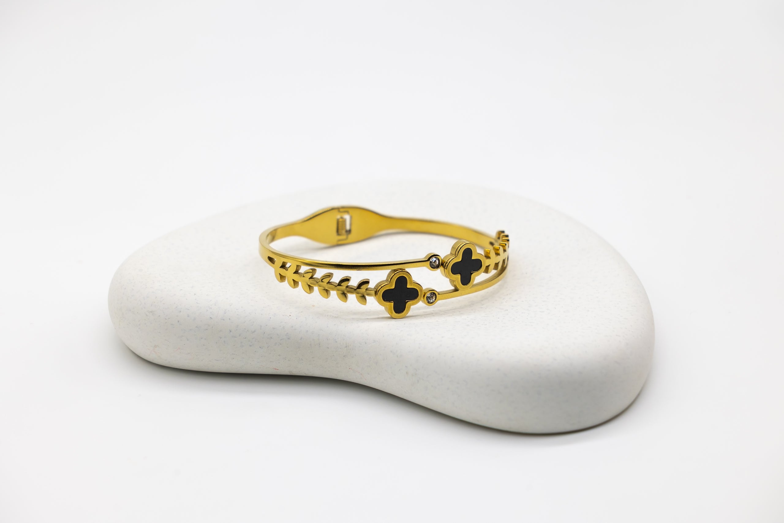 Noir Clover Duo Cuff