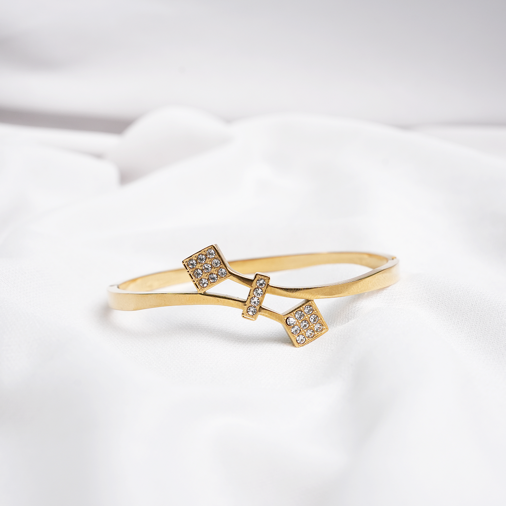 Diamond Link Cuff