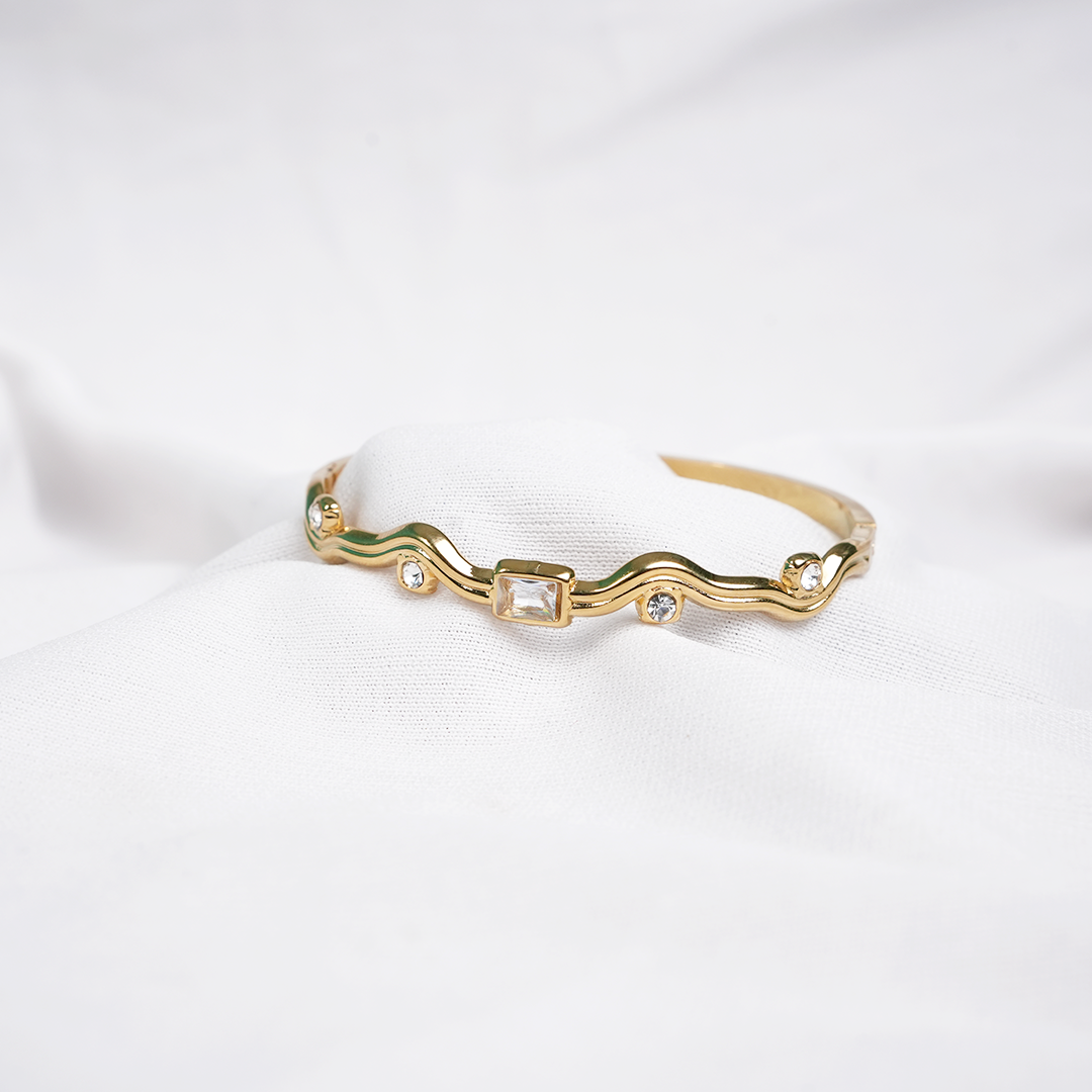 Lumière Arc Cuff