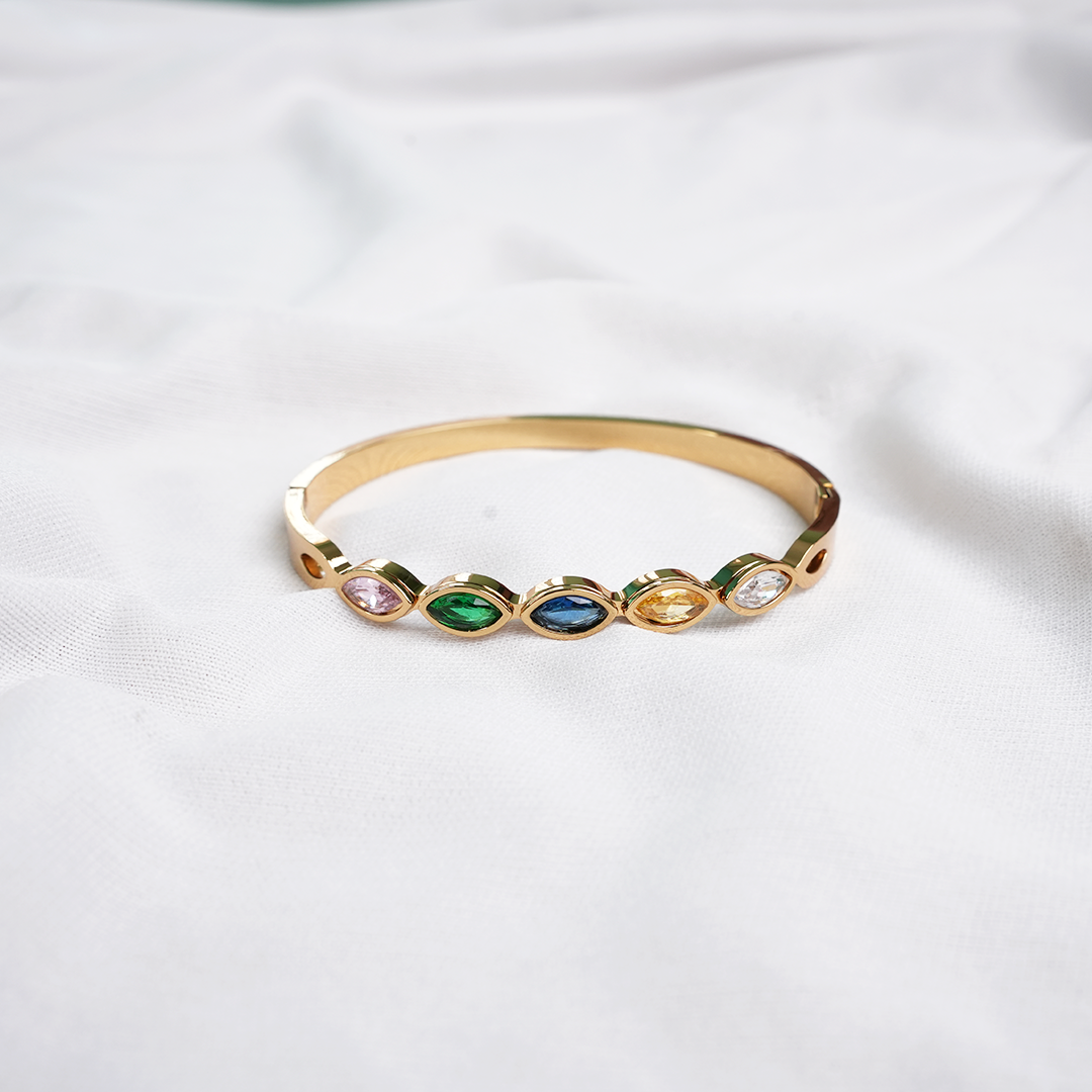 Prism Oval Cuff