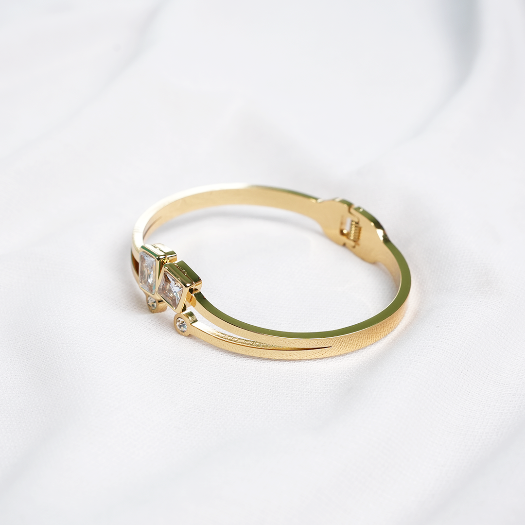 Lumière Stone Cuff