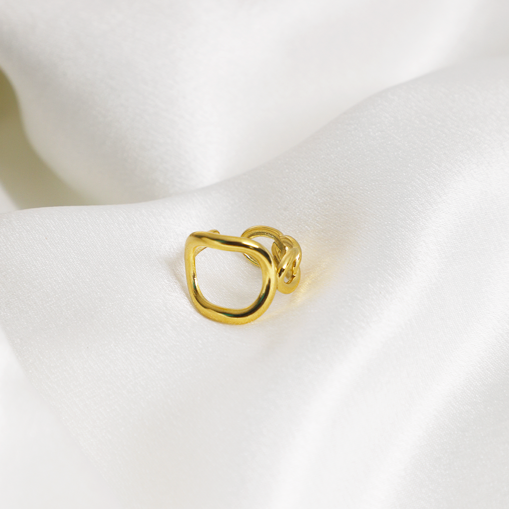 Horizon Loop Ring