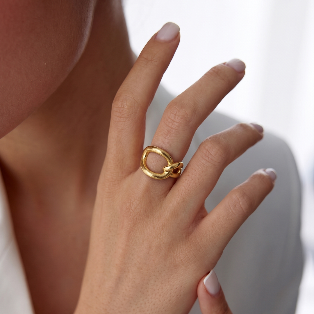 Horizon Loop Ring