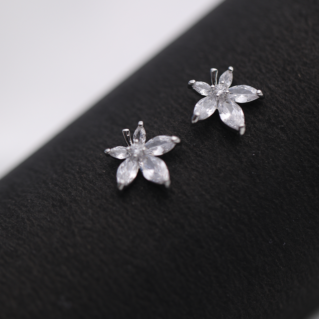 Daisy Pearl Earrings