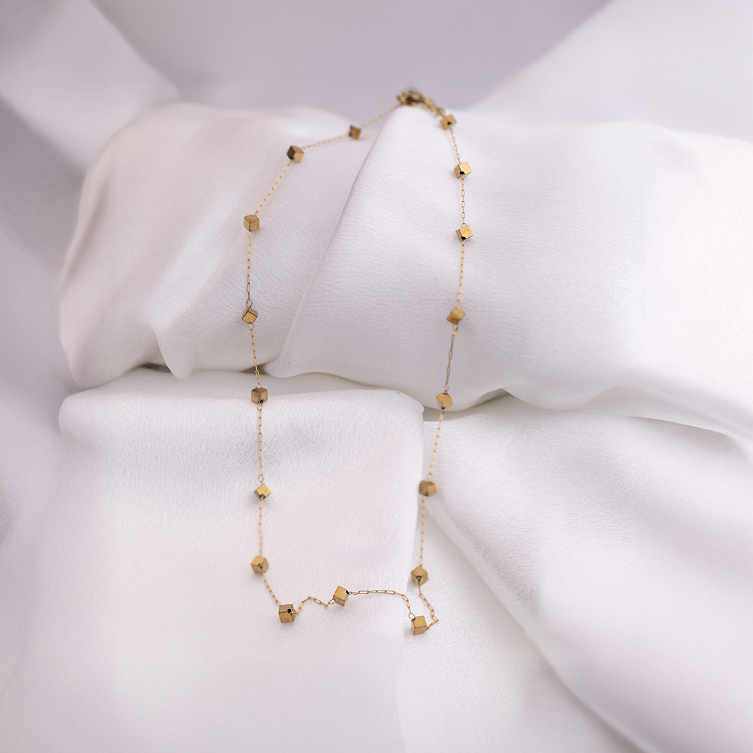 Cube Mesh Chain